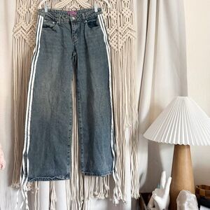 Edikted Mattie Side Stripe Bow Low Rise Wide Leg Jeans – Size Medium, GUC
